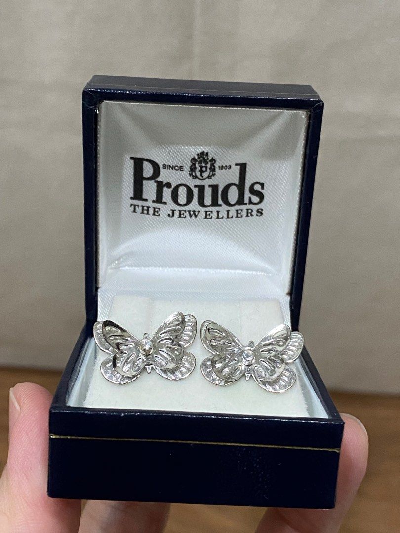 The jewellers on sale