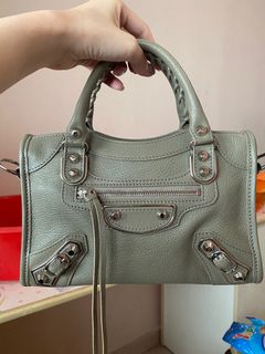 (Category: ) located in . Submitted by shopsyee (Listing ID 1219905262, Image 1). Description: .
