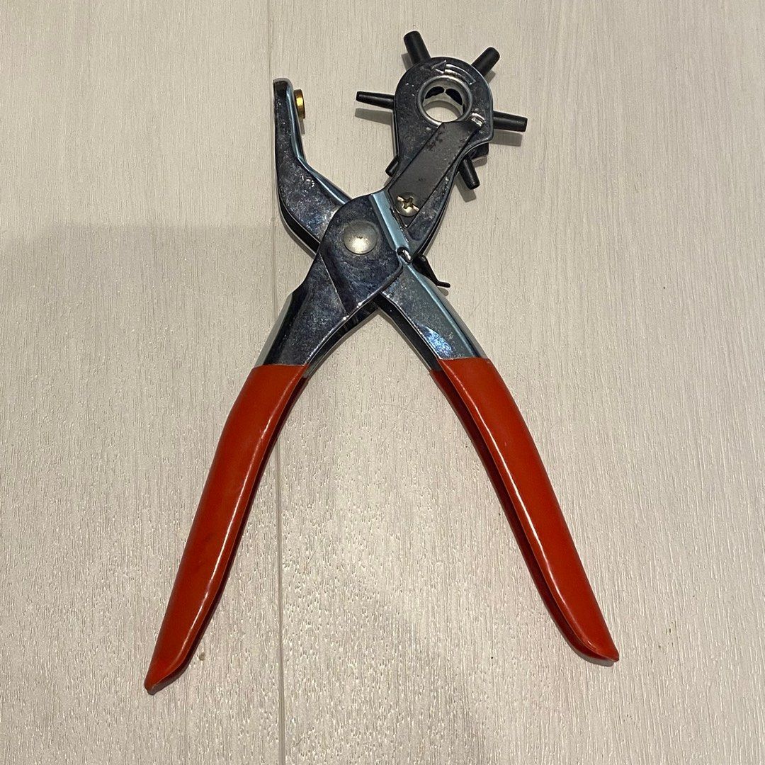 Belt Hole puncher, Hobbies & Toys, Stationery & Craft, Craft Supplies