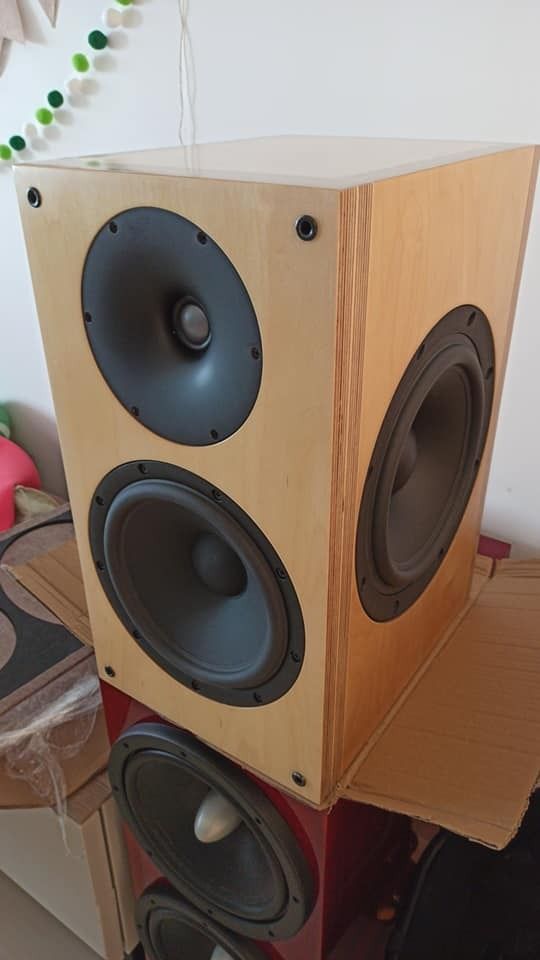 Helios speakers store