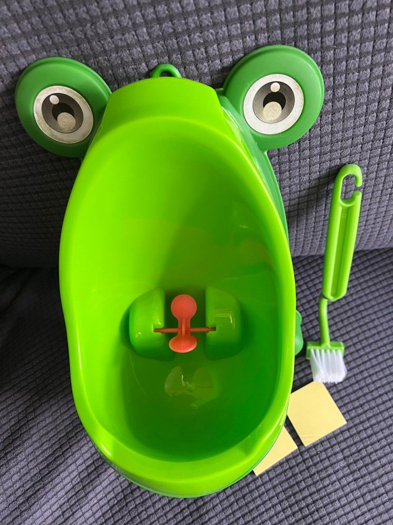 New Boy urinal potty frog, Babies & Kids, Bathing & Changing, Baby Toiletries & Grooming on
