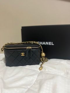 (Category: ) located in . Submitted by sgluxebags (Listing ID 1219899262, Image 1). Description: .