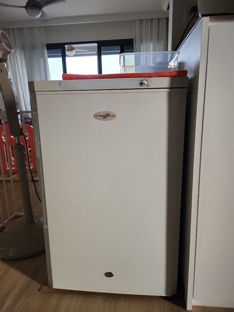 Breastmilk freezer 120L, TV & Home Appliances, Kitchen Appliances