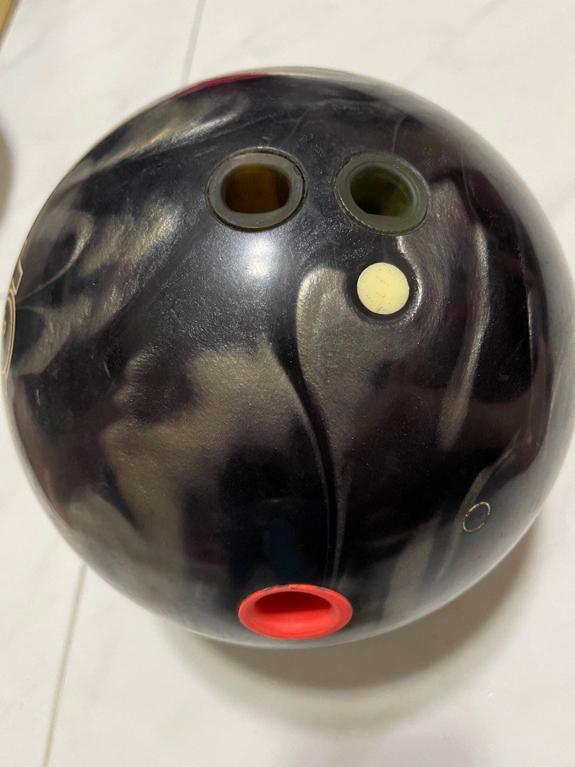 Brunswick Bowling Ball, Sports Equipment, Sports & Games, Billiards