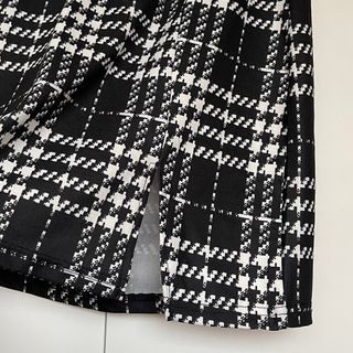 b&w skirt — NEW no tag