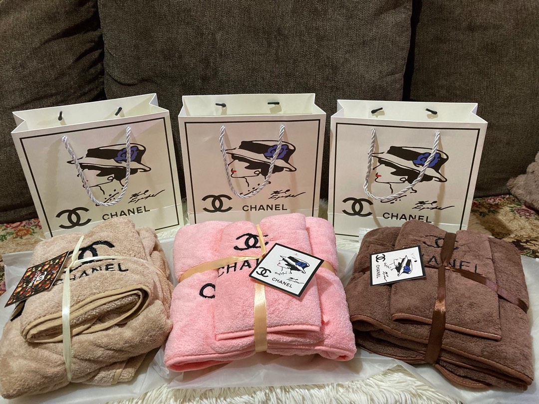 Chanel bath towel top set