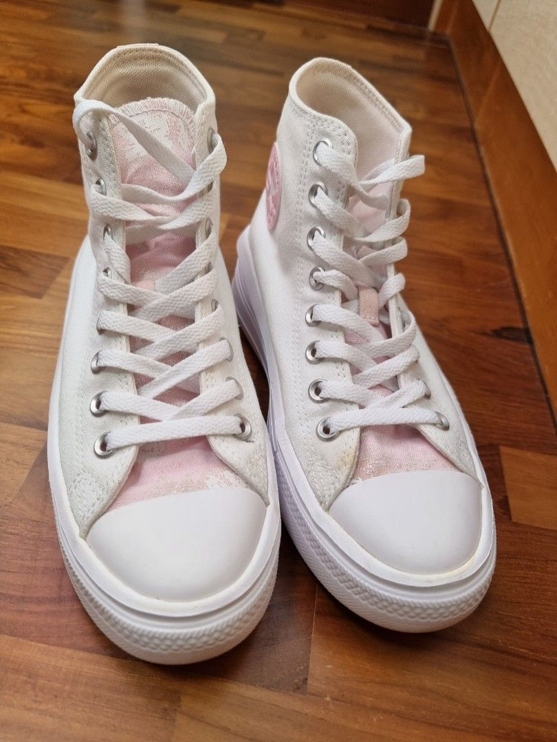 White and hotsell pink converse