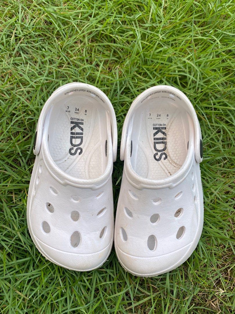 Cotton on crocs hot sale