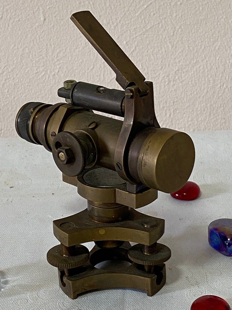 Dumpy level (Category: Vintage Collectibles) located in Singapore. Submitted by globalstuff (Listing ID 1219785132, Image 2). Description: Is 1980s dumpy level brass used in sails boat to measure tide level n heights Hand held level Interested buyer msg dm Price nego but no low ballers Sure I’d 6 inch Very nice desk top historical decorative item .