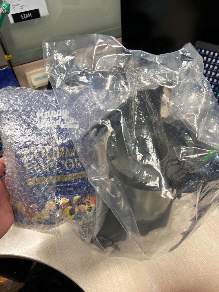 Dungeons & Dragons Dice Tower Sipper Cup + Gourmet Popcorn Dark