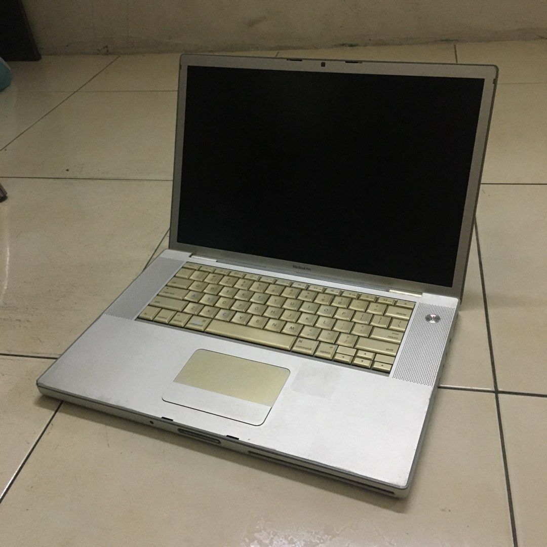 Apple 15 Inch MacBook Pro A1260 Laptop 2008 2.4Ghz Core 2 Duo 2Gb