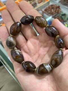 Guru: Thousands years old beads. 几千年蚕丝玛瑙古珠子
