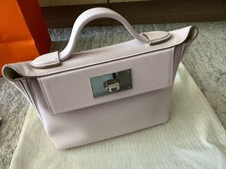（分類：）位於 。 由 sieramaa 提交（商品編號 1219785637，圖片 1）。簡介： 。