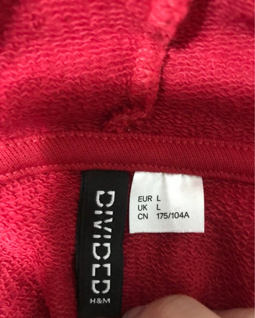 H&M Crop Top Hoodie (Category: Coats, Jackets and Outerwear) located in Pasig City. Submitted by digit4ljunk (Listing ID 1219857810, Image 2). Description: L - 17” W - 26” 250 fix unless will buy another item Used once RFS: Decluttering.