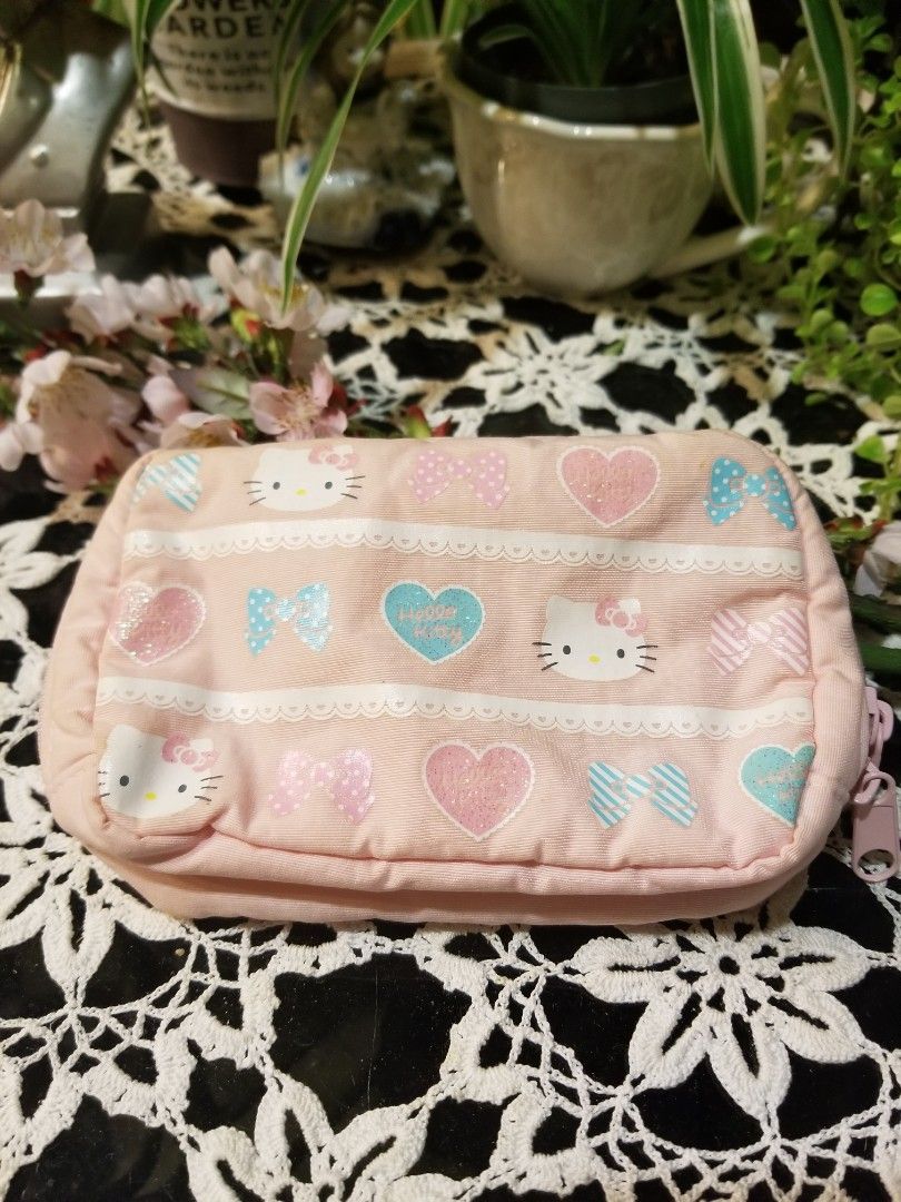 Hello kitty online makeup pouch