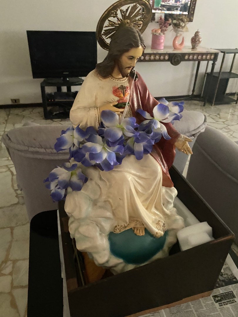 Jesus statue, Furniture & Home Living, Office Furniture & Fixtures on Carousell