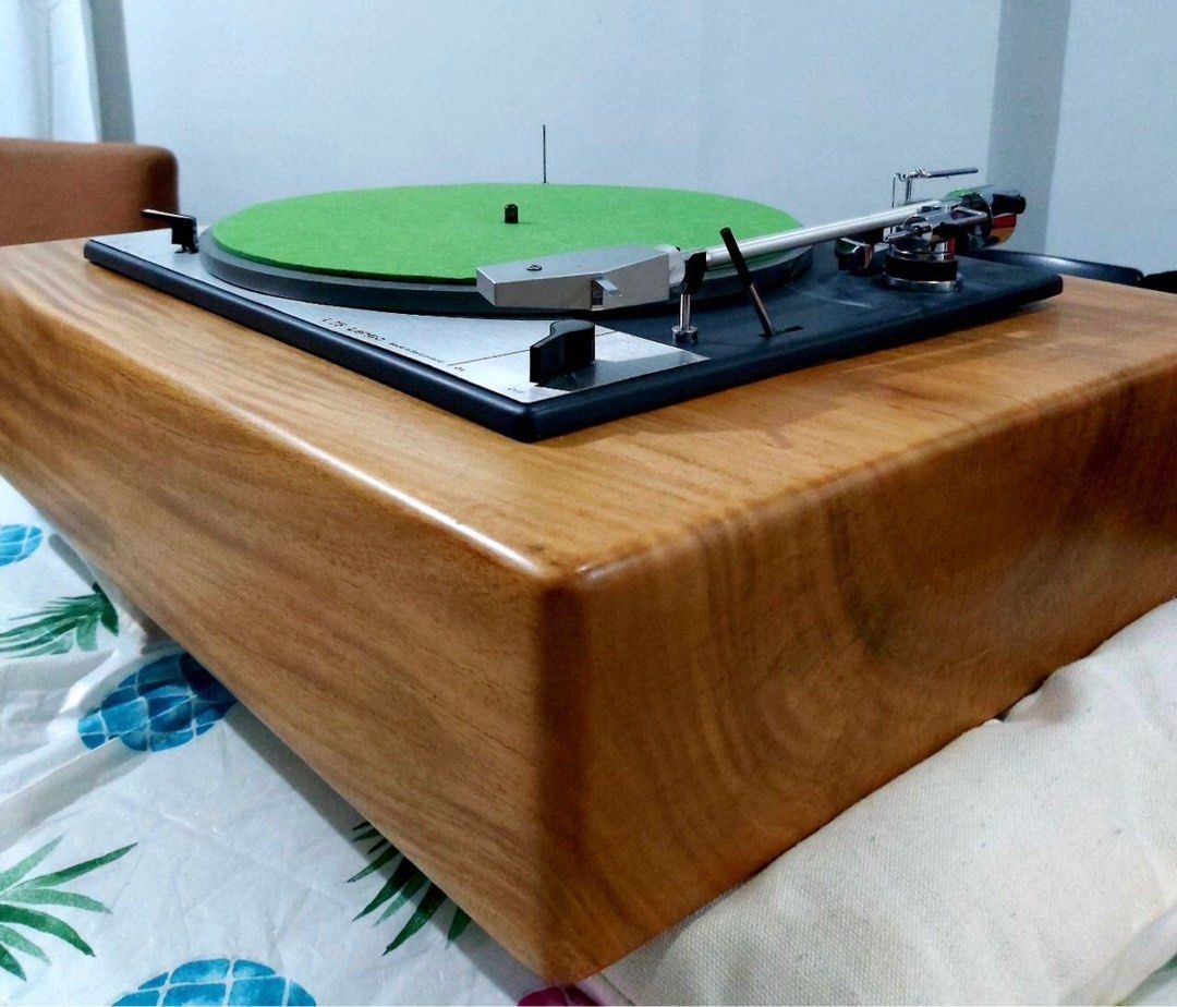 LENCO L75 TURNTABLE MADE IN SWITZERLAND (Category: Soundbars, Speakers & Amplifiers) located in Paranaque City. Submitted by forseti888 (Listing ID 1219849440, Image 1). Description: LENCO L75 VINTAGE TURNTABLE Php 68,000.