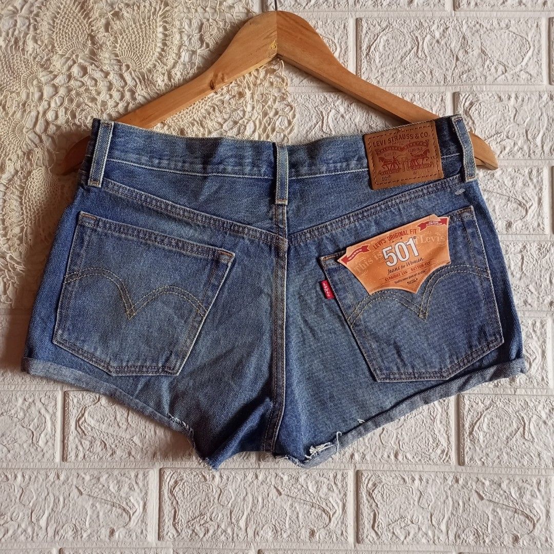 Levi's size 30-31 SALE! SALE! SALE! ( 400 na lang ), Women's Fashion,  Bottoms, Shorts on Carousell