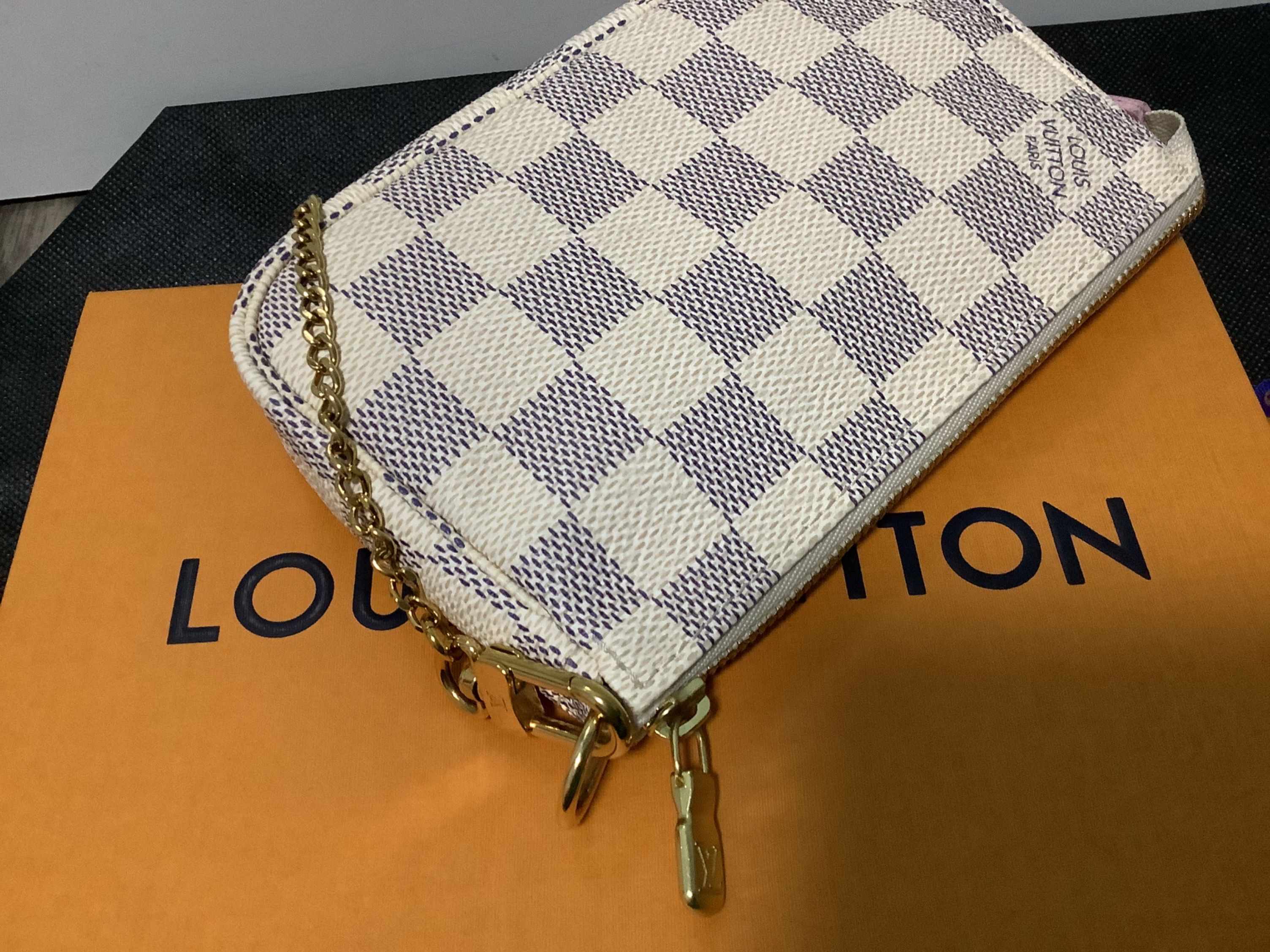 Louis Vuitton, Accessories, Louie Vuitton Table Cloth
