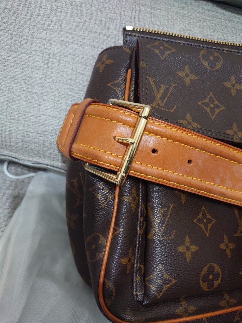 Louis vuitton viva cite store