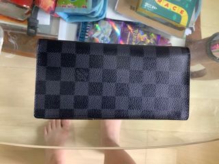 BNIB Louis Vuitton LV Multiple Wallet Damier Graphite Limited Edition,  Luxury, Bags & Wallets on Carousell