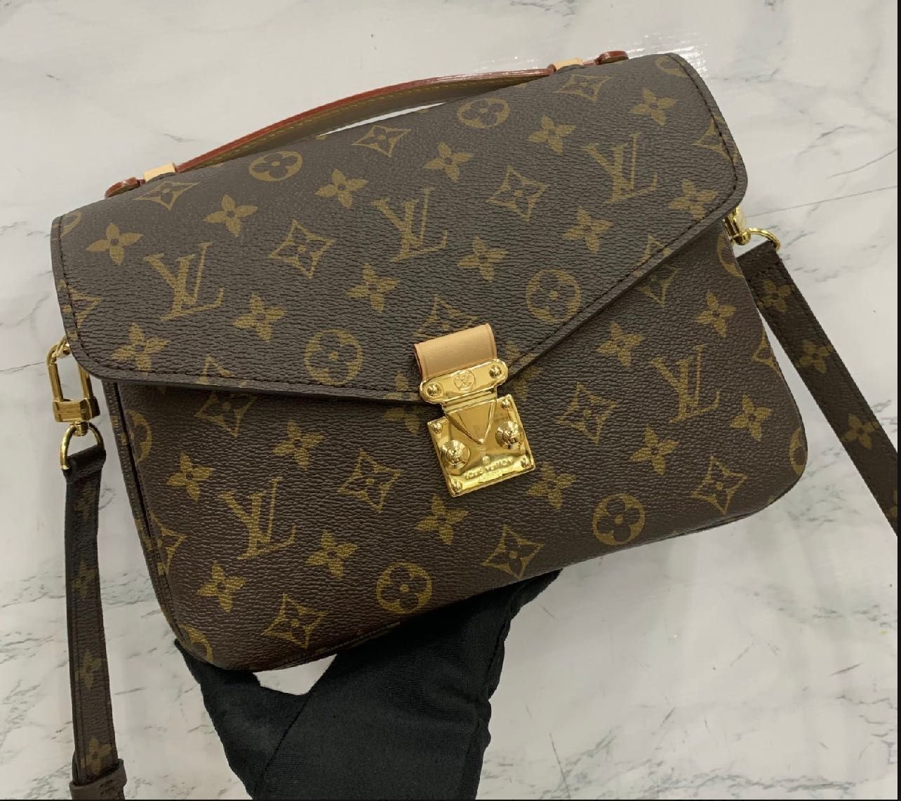 LnV POCHETTE METIS M44793 in 2023  Fake designer bags, Louis vuitton  handbags, Handbags on sale