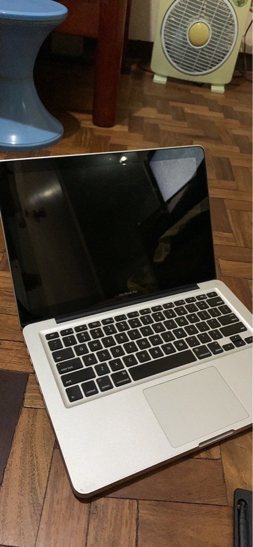 Macbook pro 13” 2010 (Category: Laptops & Notebooks) located in Pasay City. Submitted by michiko.japanstore (Listing ID 1219820008, Image 1). Description: Very minimal scratches only Cannot start, hardware issue Other parts are ok.