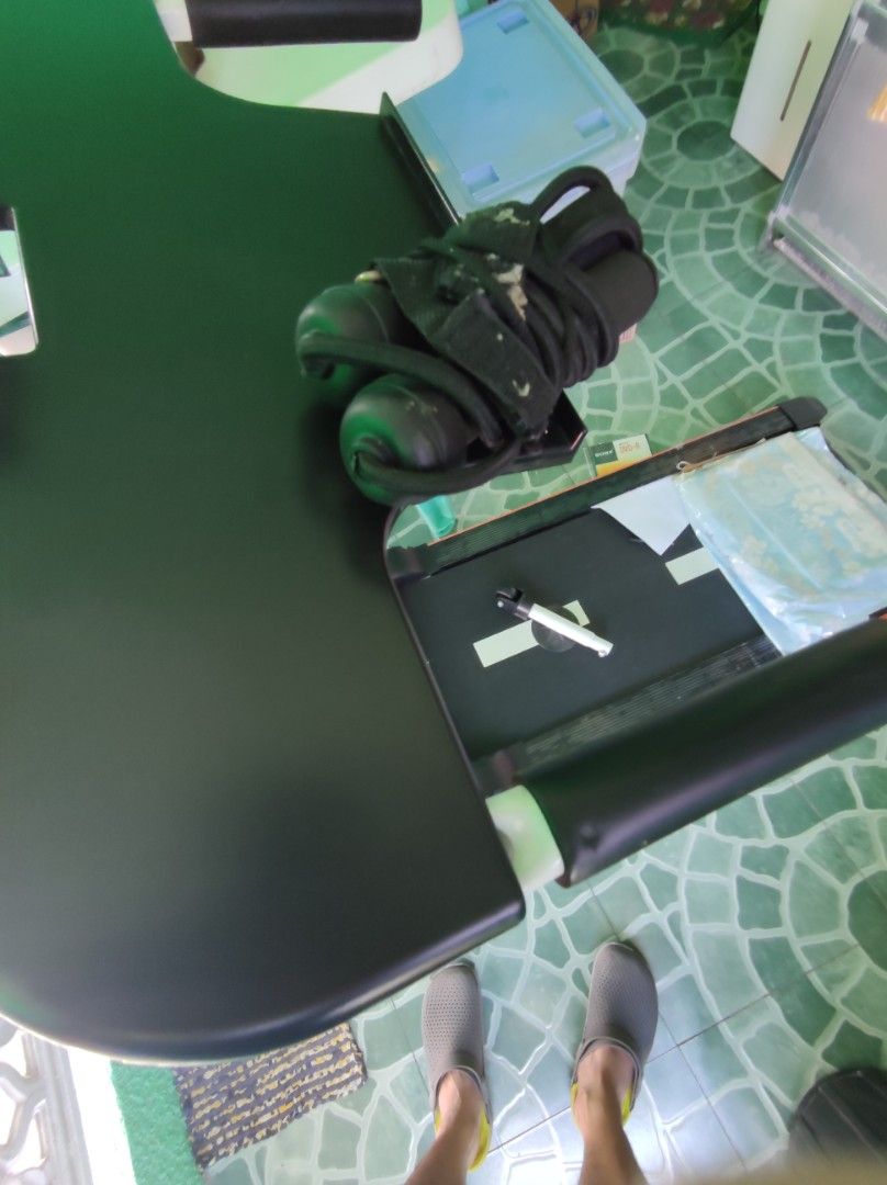 Manuan treadmill 3 in 1 (Category: Cardio & Fitness Machines) located in Cavite. Submitted by argeteherbert03 (Listing ID 1219924032, Image 3). Description: ilang beses lang nagamit kya halos makinis pa konting linis lang.