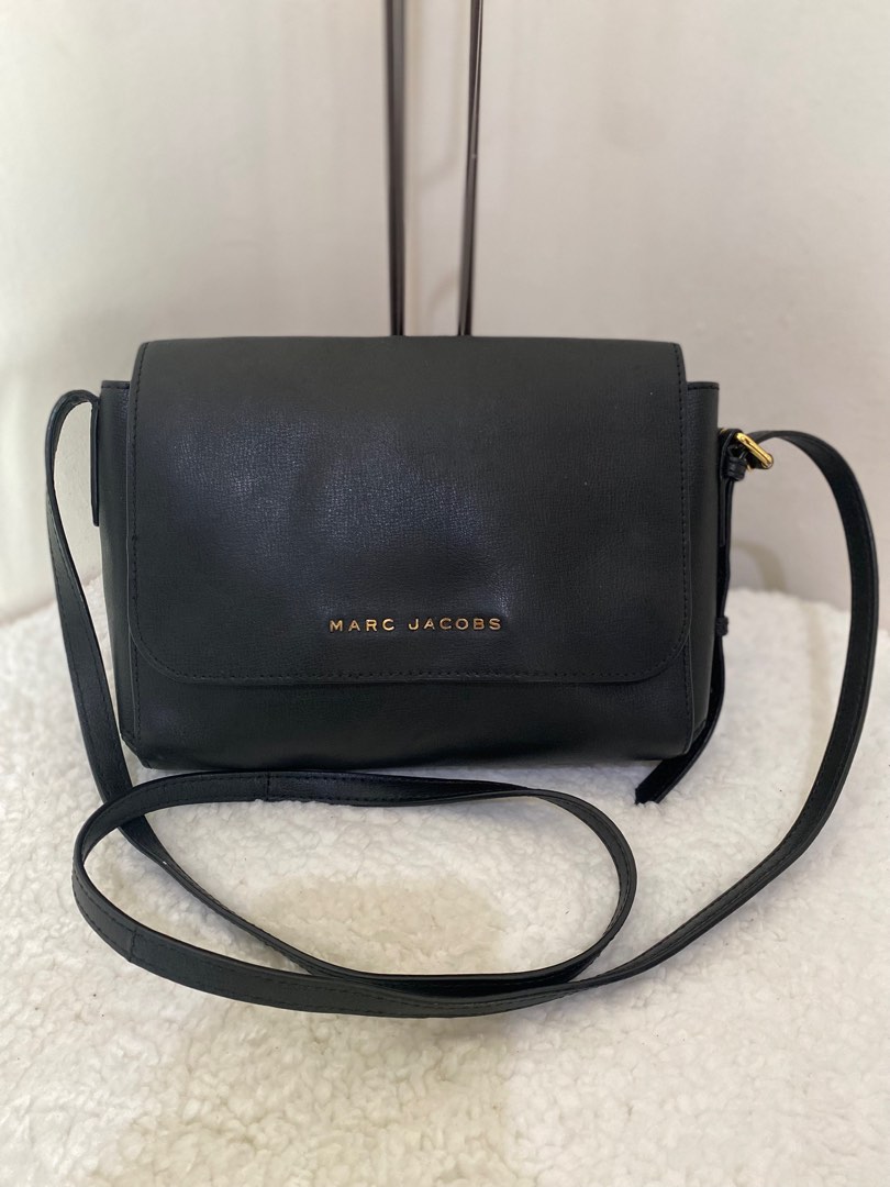 Marc Jacobs sling bag on Carousell