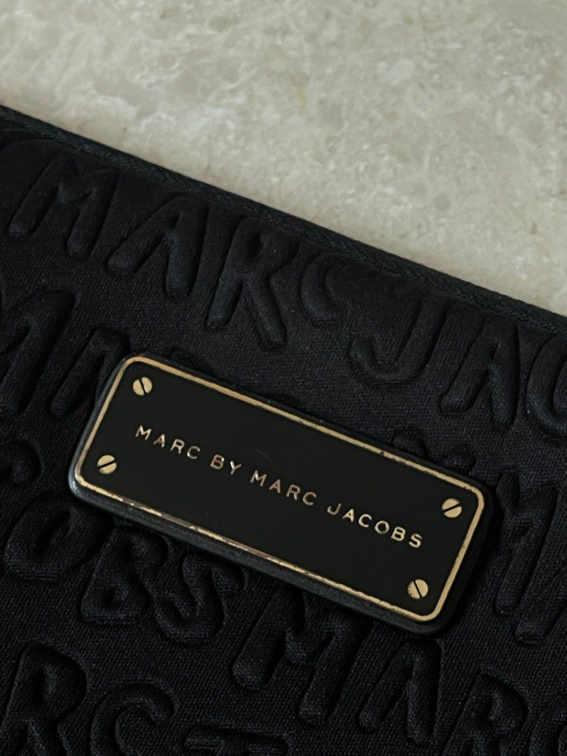 Marc jacobs laptop discount sleeve 13 inch