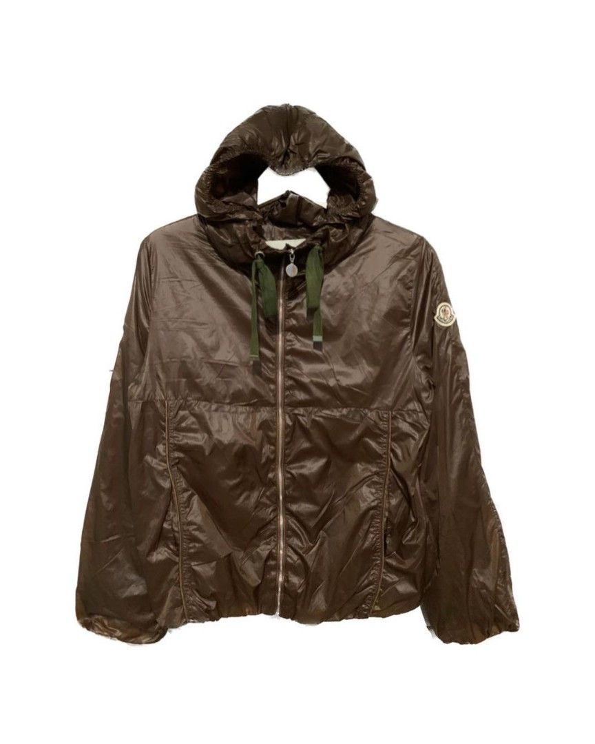 Moncler windrunner store