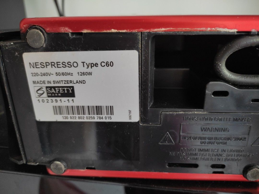 Nespresso Coffee Machine..type C60, TV & Home Appliances, Kitchen