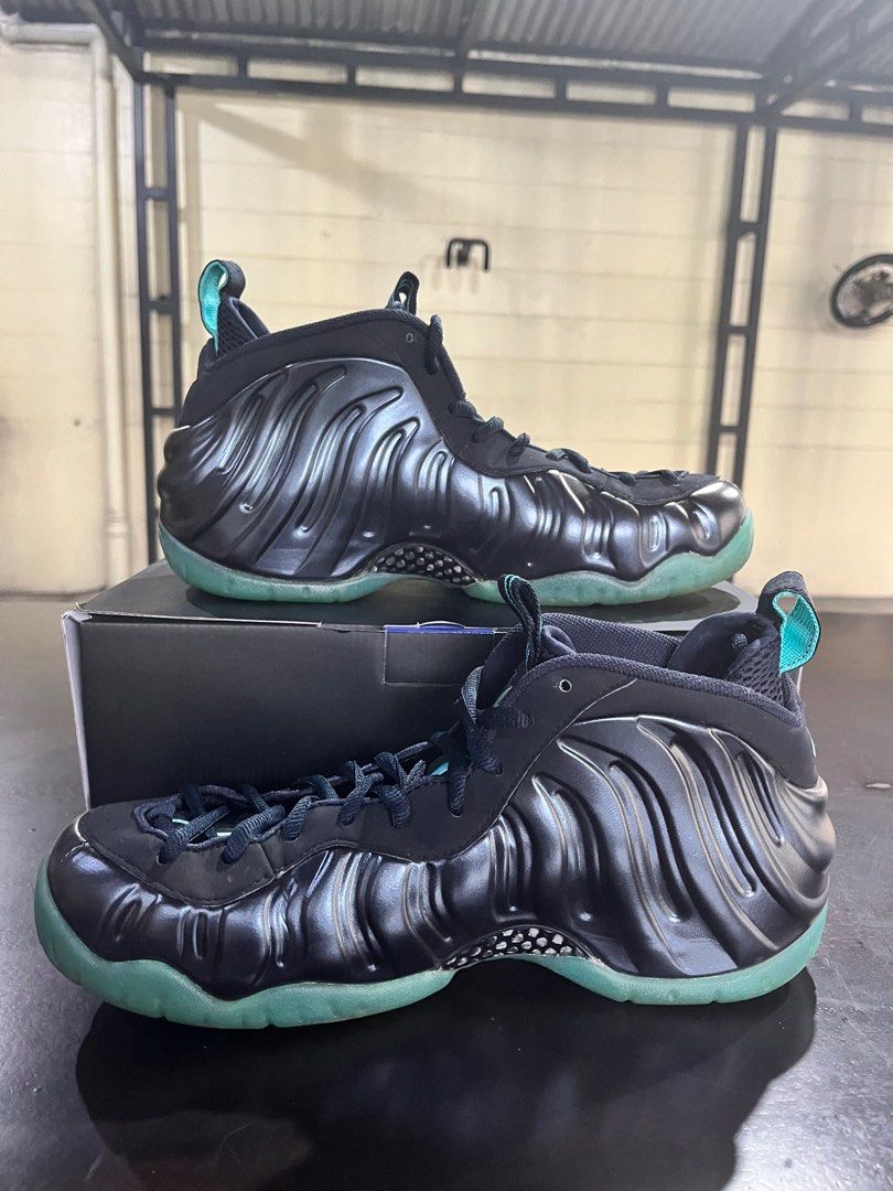 Nike Air Foamposite Pro “Dark Obsidian”, Fesyen Pria, Sepatu , Sneakers di  Carousell