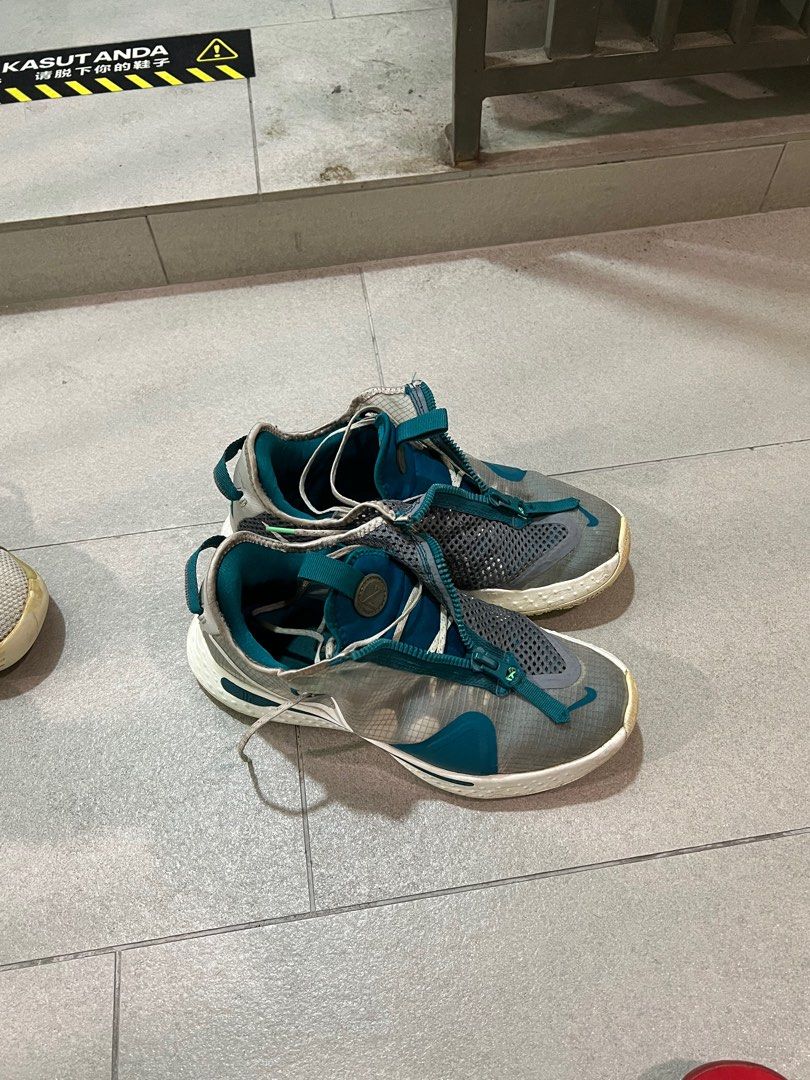 Cp basketball shoes hotsell