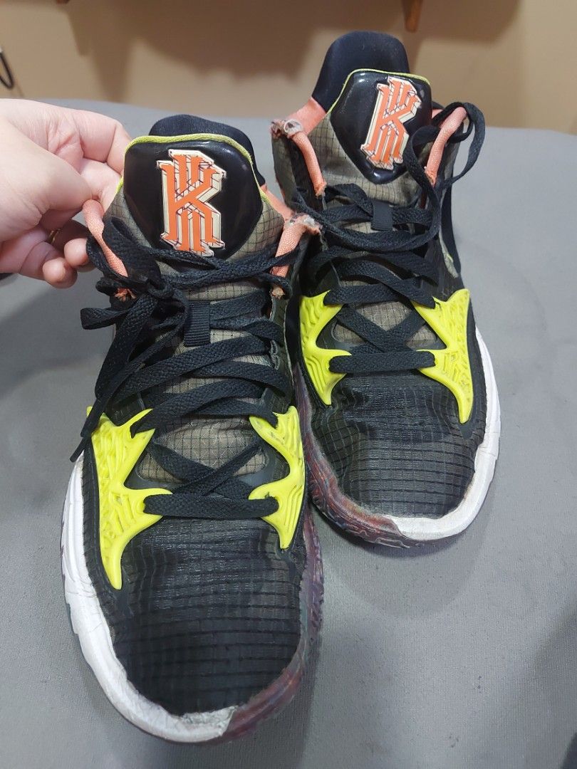 Nike Kyrie Low 4 Basketball Shoes size 9.5 Mens US Read Description Men s Fashion Footwear Sneakers on Carousell