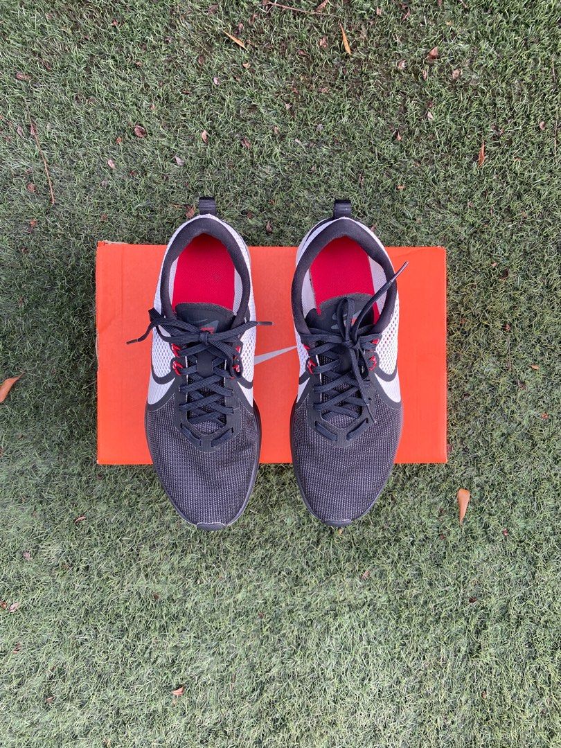 nike zoom strike 2