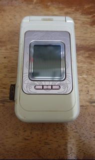 Nokia 7390  L'Amour Collection/Disply