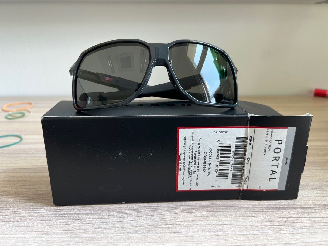 Oakley portal carbon top