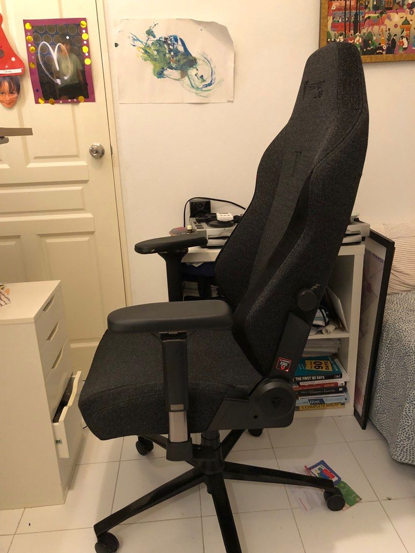 Secret lab Office Chairlike new , Furniture & Home Living, Furniture