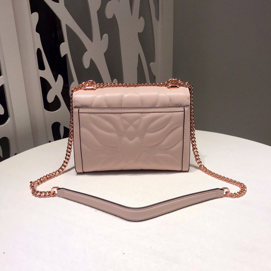 Michael kors whitney 2025 quilted shoulder bag