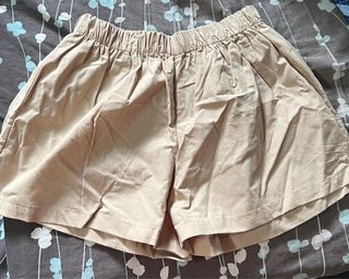 (Category: ) located in . Submitted by periwinklepreloved (Listing ID 1219804360, Image 1). Description: .