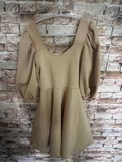 (Category: ) located in . Submitted by periwinklepreloved (Listing ID 1219797883, Image 1). Description: .