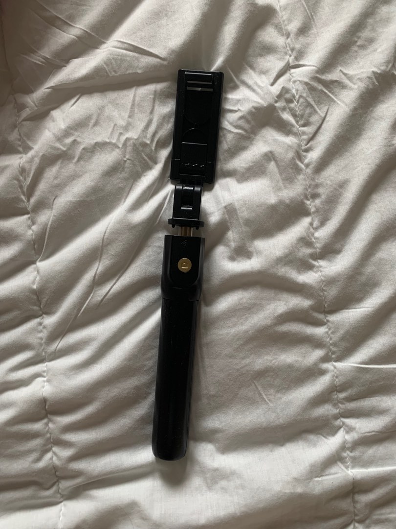 PORTABLE Tripod with Bluetooth Clicker Super long, Mobile Phones