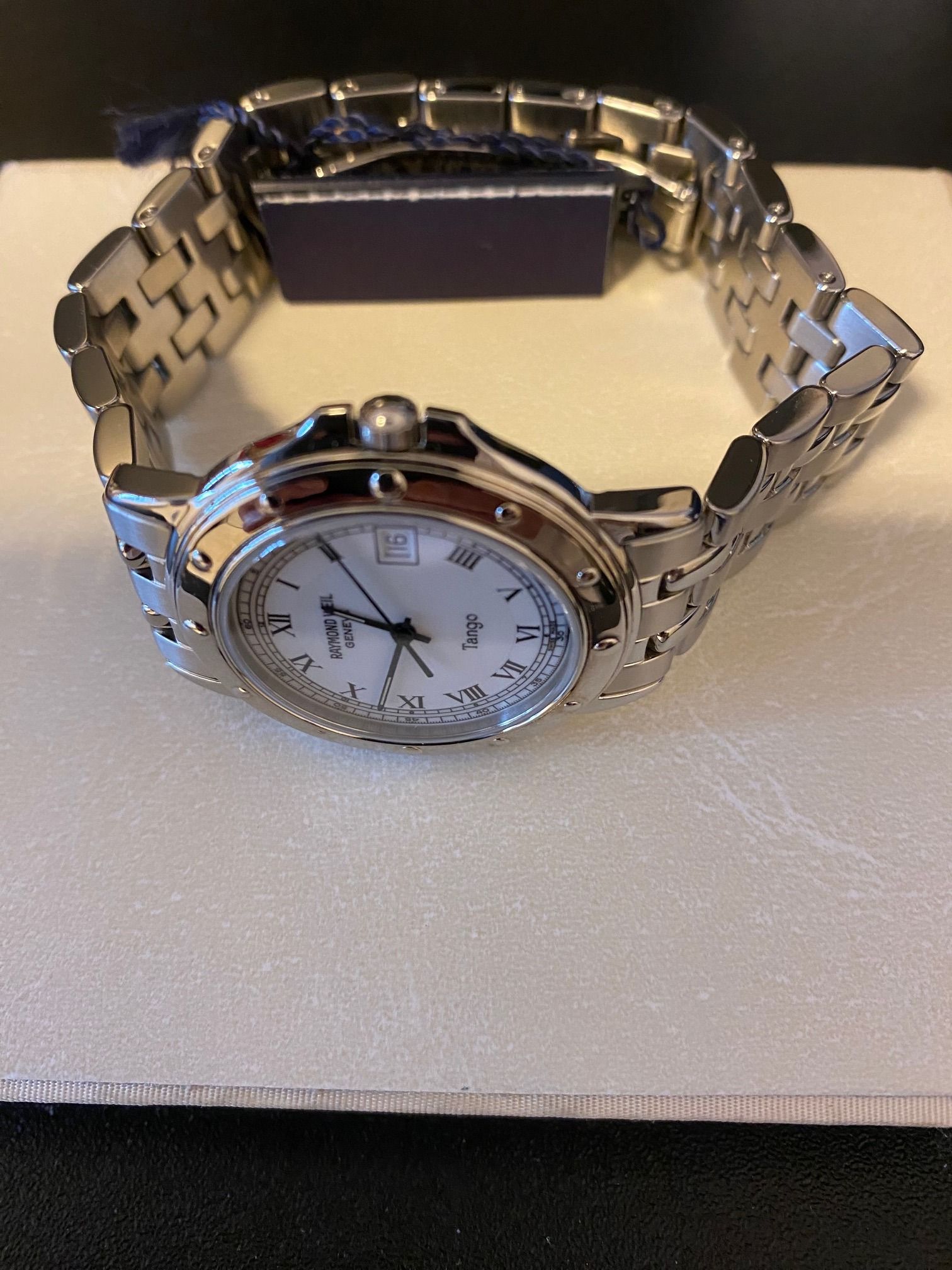 Raymond Weil Tango 5560-ST-00309, Luxury, Watches on Carousell