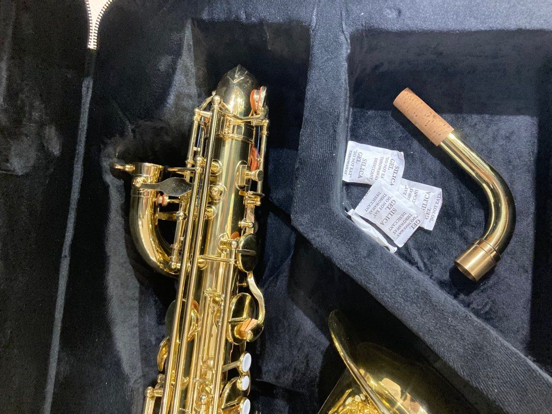 Sakkusu online baritone saxophone