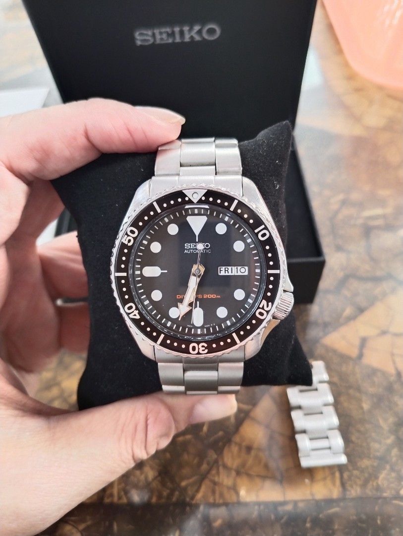 Seiko SKX007 SKX007K2 Bond Black Dial Automatic Diver 200m Original