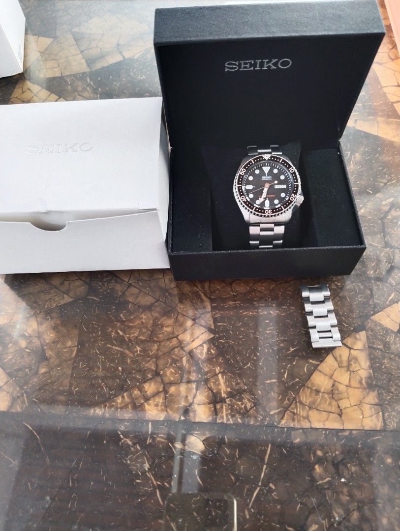 Seiko SKX007 SKX007K2 Bond Black Dial Automatic Diver 200m Original