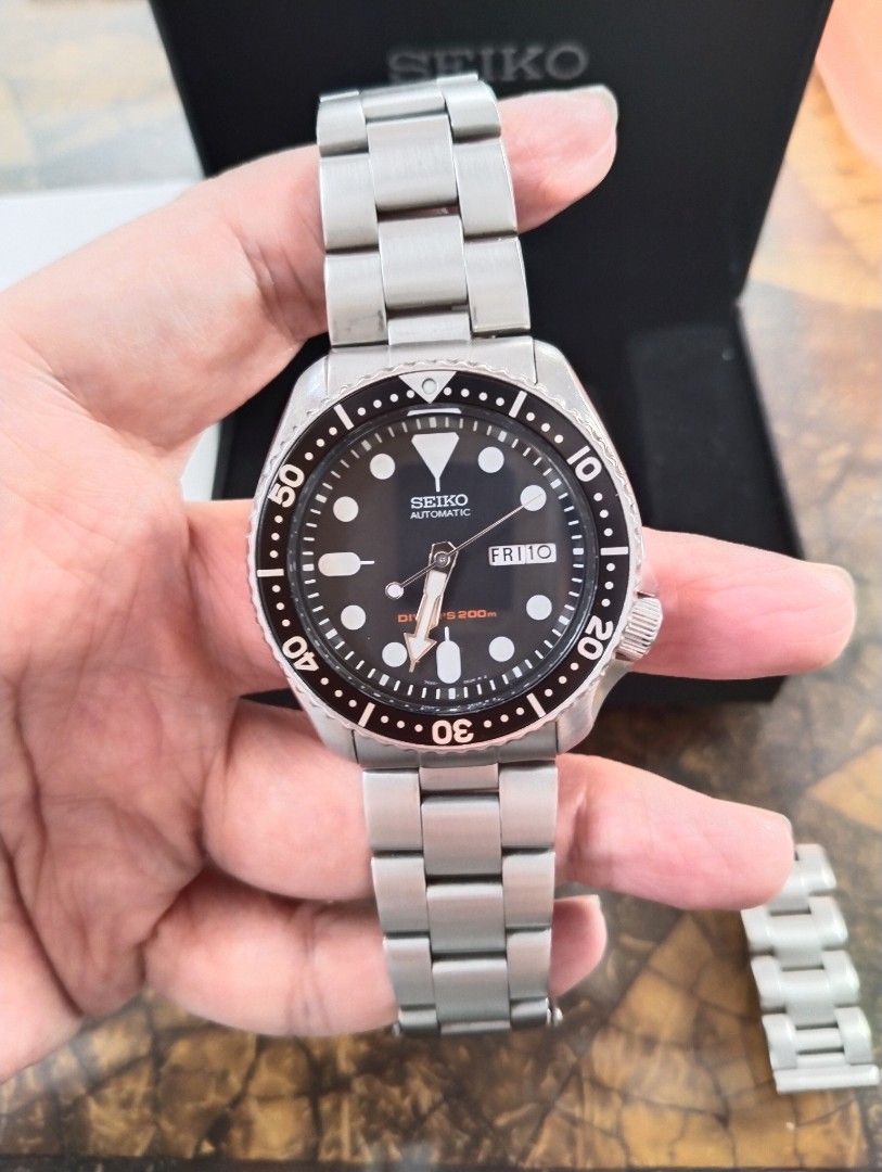 Seiko SKX007 SKX007K2 Bond Black Dial Automatic Diver 200m Original