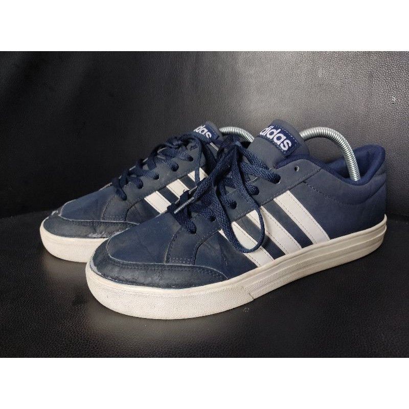 Foto sepatu adidas casual cheap
