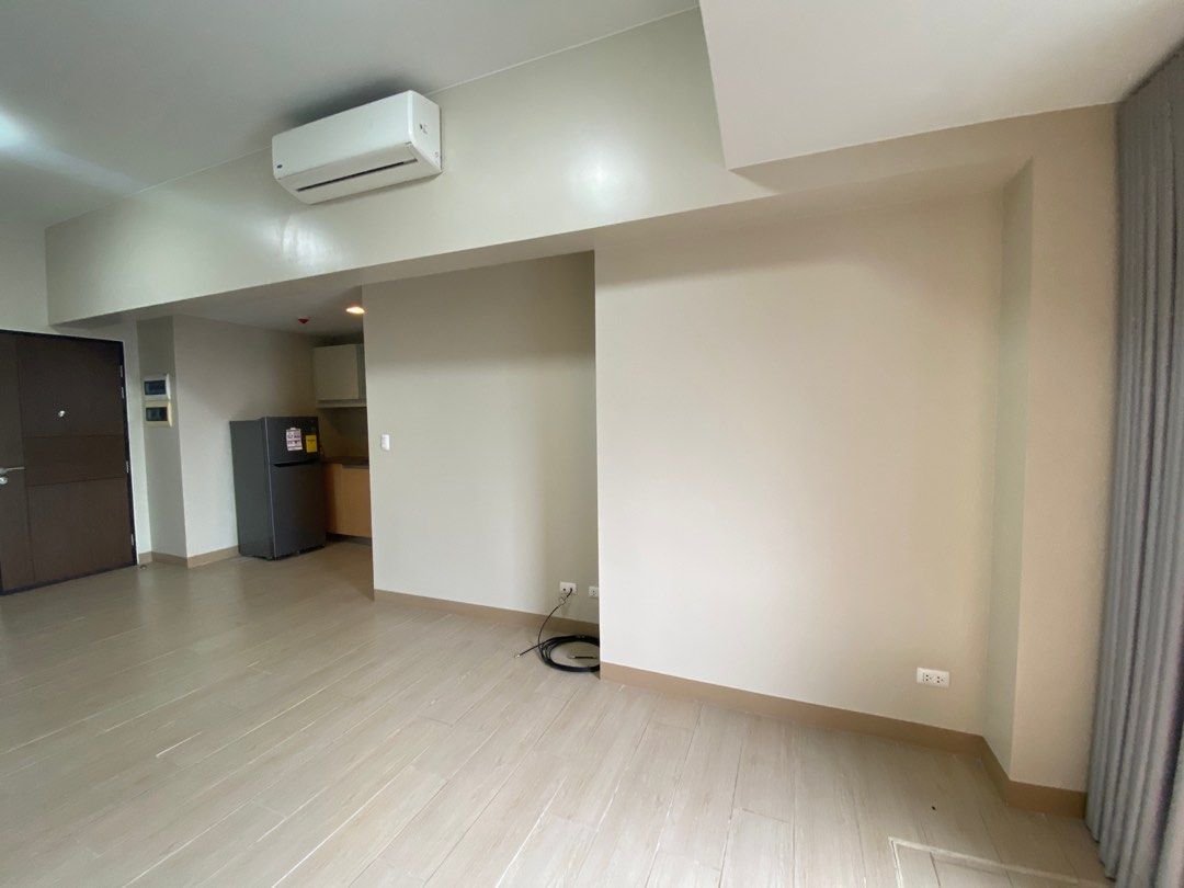 Studio Semefurnished in One Eastwood Avenue Tower2 Eastwood City